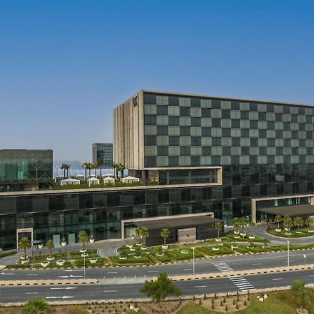 Waldorf Astoria Kuwait Otel Kuveyt Dış mekan fotoğraf The new building of the University of Nicosia