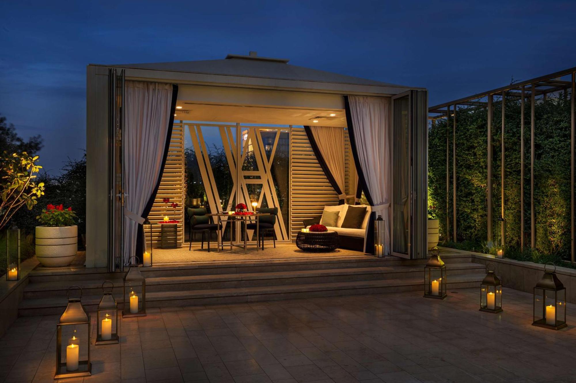 Waldorf Astoria Kuwait Otel Kuveyt Dış mekan fotoğraf The Cabana at the Westin Palace, Madrid